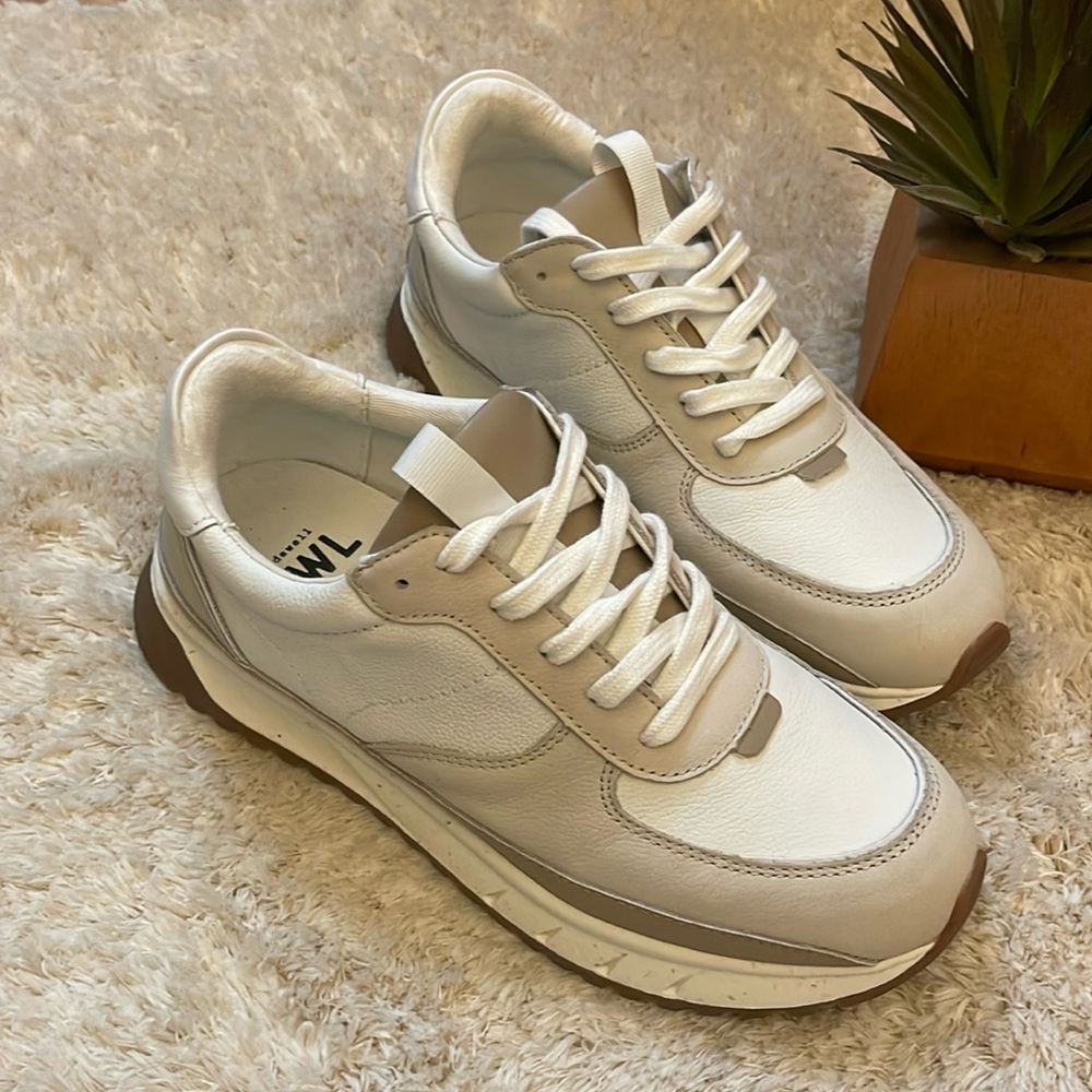 Madewell neutral sneaker. Comes with original box and extra laces.